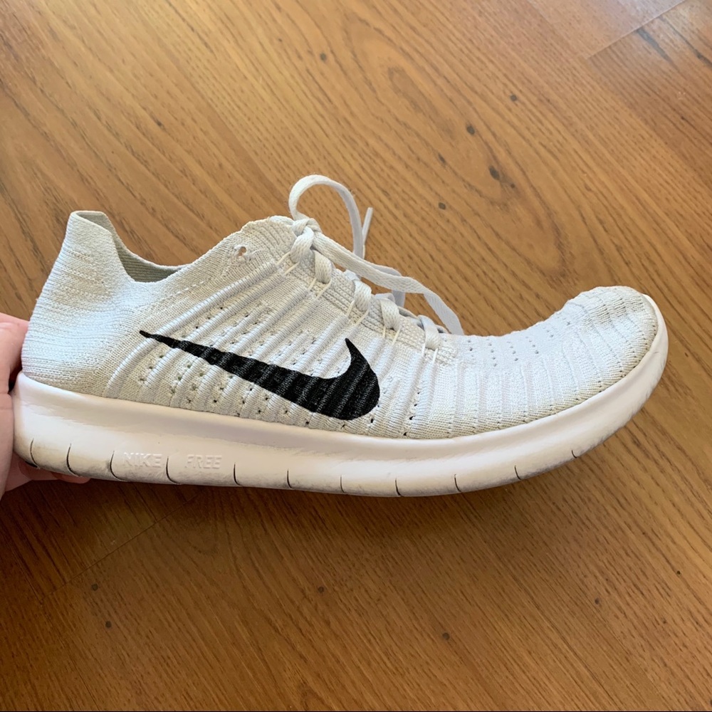 Light Grey/White Nike Free Run Flyknit